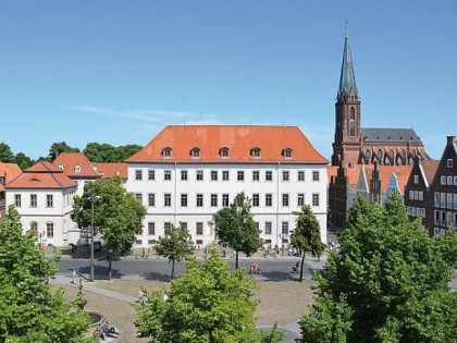 Photo: Roy Robson - Markt 3